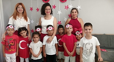 KUŞADASI’NDA ANNE BABA ÇOCUK MERKEZİ’NDE ZAFER BAYRAMI COŞKUSU YAŞANDI