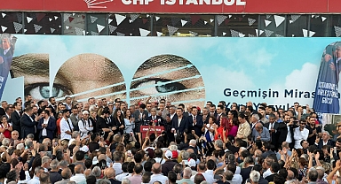CEMAL CANPOLAT’IN İSTANBUL’DAKİ ADAYLIK AÇIKLAMASINA SEVGİ SELİ