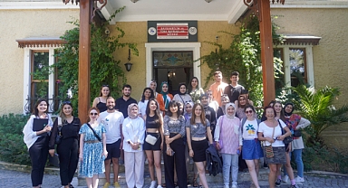 DEPREMZEDE GENÇLER BUCA’DA MORAL DEPOLADI