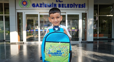 GAZİEMİR BELEDİYESİ’NDEN 1746 ÖĞRENCİYE OKUL ÇANTASI