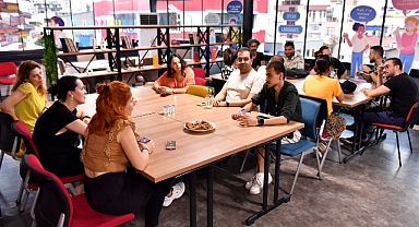 ‘HELLO MERSİN’LE BİRLİKTE MERSİNLİLER HEM EĞLENİYOR HEM ÖĞRENİYOR