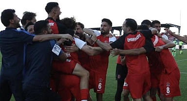 5 gollü düelloda kazanan Ümraniyespor