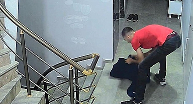 Avcılar'da 'pes' dedirten olay! Kargocunun arkasından girdi, poşete doldurup kaçtı
