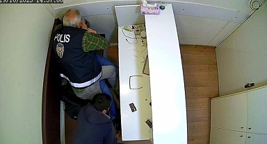 Polis yeleğiyle milyonluk gasp! Kimliğinin sahte olduğunu söyleyince dehşeti yaşadı