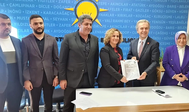 Ak Parti Bucada ilk kadın aday Seçkin Aktürk oldu