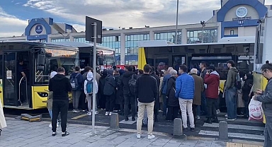 Metro hattında seferler durduruldu: Atatürk Havalimanı'na ulaşım İETT araçlarıyla sağlanıyor
