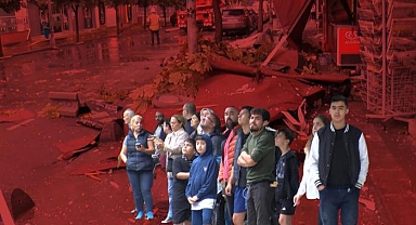 Peş peşe uyarıların ardından İstanbul'da çatılar uçtu! Cadde trafiğe kapatıldı: Binalar yıkılıyor zannettik