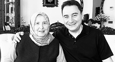 1 ay öce de babasını kaybetmişti: Babacan’ın anne acısı