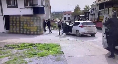 10 milyon liralık nakliye dolandırıcılığı! Polis ekiplerine suçüstü yakalandılar
