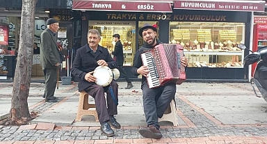 Dilan Polat'ın “Enerji” şarkısına Roman uyarlama: Oldun dilenci