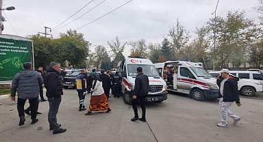 Sokak ortasında taşlı sopalı kavga! Ortalık savaş alanına döndü: 3'ü ağır, 12 yaralı