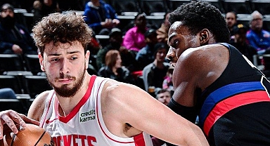 Alperen Şengün'den 29 sayı! Houston, Detroit'i devirdi...