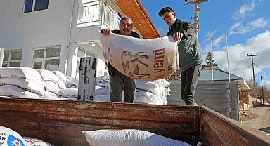 Antalya Büyükşehir’den besicilere, yüzde 15’i hibeli süt yemi desteği başladı