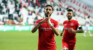 Antalyaspor'un İsrailli futbolcusu Sagiv Jehezkel gözaltına alındı