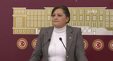 Burcu Köksal Belediye Başkan Adayı oldu ama Grup Başkanvekilliği'nden istifa etmiyor