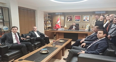 Cemil Tugay, CHP İzmir İl Başkanlığı'nda Seçim Yol Haritasını Belirledi!