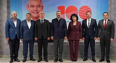 CHP İzmir'de Belediye Başkan Adayları İlk Koordinasyon Toplantısını Gerçekleştirdi