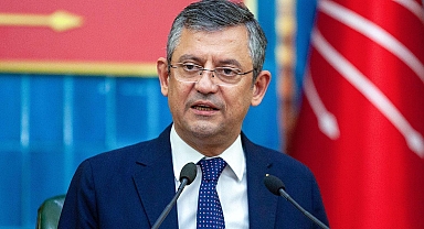 CHP lideri Özel, Fatih Camisi imamı ile görüştü