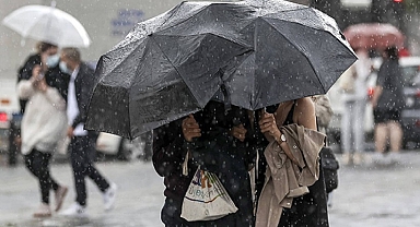 İzmir'de Kritik Hava Uyarısı: Şiddetli Sağanak Yağış ve Rüzgar Bekleniyor