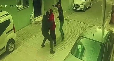 İzmir'de silahlı kavga: Sokaktaki kadını kalkan olarak kullandı