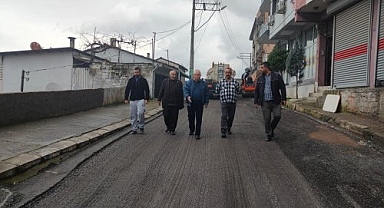 Karabağlar Belediyesi asfalt mesaisine devam ediyor