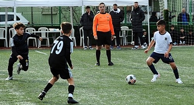 Karşıyaka'da futbol rüzgarı esti