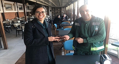 Konak Belediyesi Çalışanı Hüseyin Söğüt'ten Örnek Davranış: Bulduğu Cüzdanı Sahibine Teslim Etti