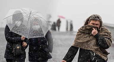 Meteoroloji'den yeni hava durumu raporu: İstanbul'da kar yağışı alarmı! Bazı ilçeler beyaza büründü