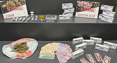 Motokurye gibi giyindi, polisin dikkatinden kaçamadı