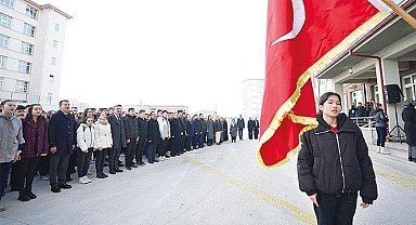 Şehitlere tüm okullarda saygı duruşu