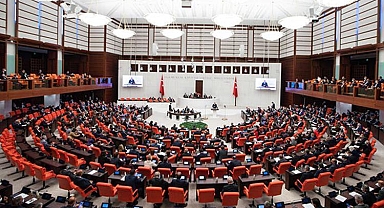 Teröre Karşı Bildiri konulu Meclis Başkanlığı Tezkeresi Meclis'te kabul edildi