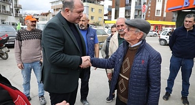 Başkan Adayı İlkay Çiçek'e vatandaşlardan yoğun ilgi
