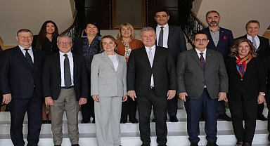 Başkan Adayı Mutlu iş dünyası ve halkla buluştu