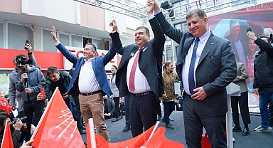 Başkan Adayı Yetişkin Seçim Ofisi'ni açtı