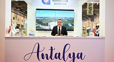 Başkan Böcek EMITT Fuarı'nda