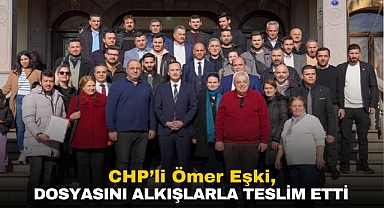 Bornova Belediye Başkan Adayı Ömer Eşki Dosyasını Alkışlarla Teslim Etti