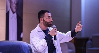Buca Belediyesi'nden Sevgililer Günü'ne özel gösteri