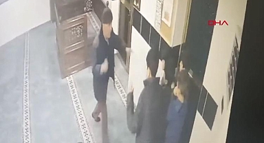 Camide çocuklara bıçak çeken yaşlı adam gözaltına alındı