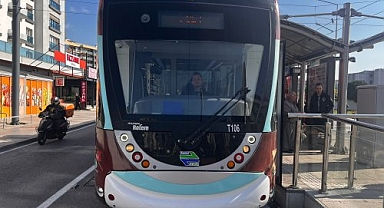 Çiğli Tramvayı 'Kırmızı' ve 'Mavi' hatla İzmirlilerin hizmetinde