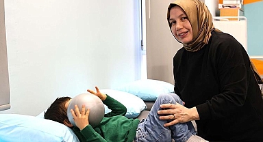 Çocuğunun hastalığına çare olmak için yeniden üniversiteli oldu