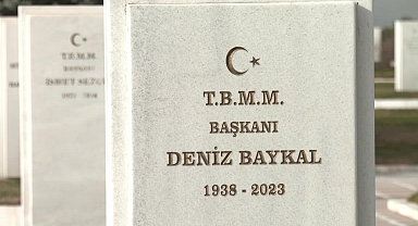 DENİZ BAYKAL ÖLÜM YIL DÖNÜMÜNDE MEZARI BAŞINDA ANILDI