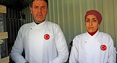 Depremzede aile Çeşme'de açtıkları büfeyle hayata tutundu