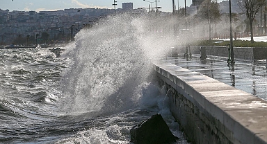 Ege Denizi'nde Fırtına Uyarısı! Meteoroloji Hava Durumu Açıkladı
