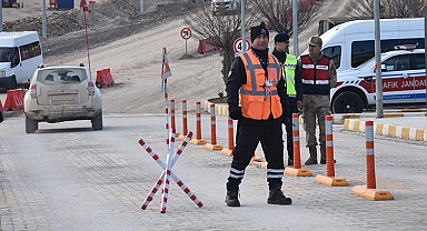 Erzincan'daki faciada 4. gün: 9 işçiyi arama çalışması devam ediyor