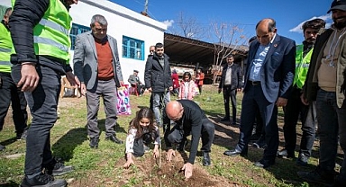İzmir afet bölgesiyle dayanışmayı sürdürüyor