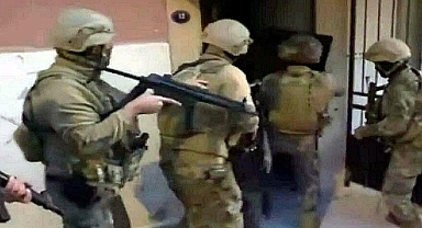 İzmir'de FETÖ operasyonu! 3 kişi gözaltına alındı