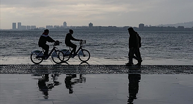 İzmir Kıyı İlçelerinde Kuvvetli Yağış Uyarısı