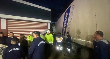 Karşı şeride geçen tır dehşet saçtı: 3 ölü 11 yaralı
