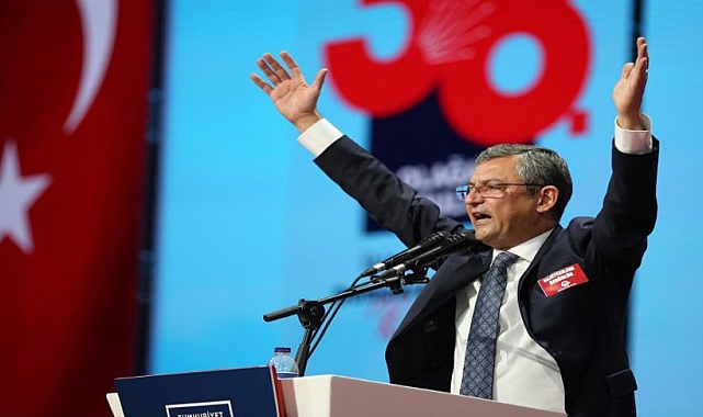 Özgür Özel'den Olağanüstü Kurultay Açıklaması: '1 Nisan'ı Bekleyenler Çok Beklerler'