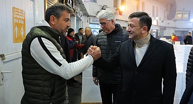 AK Parti İzmir Adayı Dağ'dan Su Ürünleri Hali'ne ziyaret